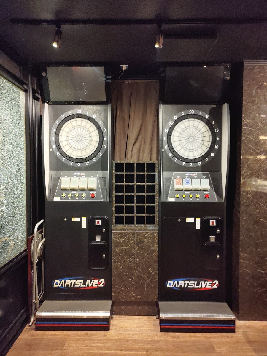 ダーツマシン（DARTSLIVE2 2台）